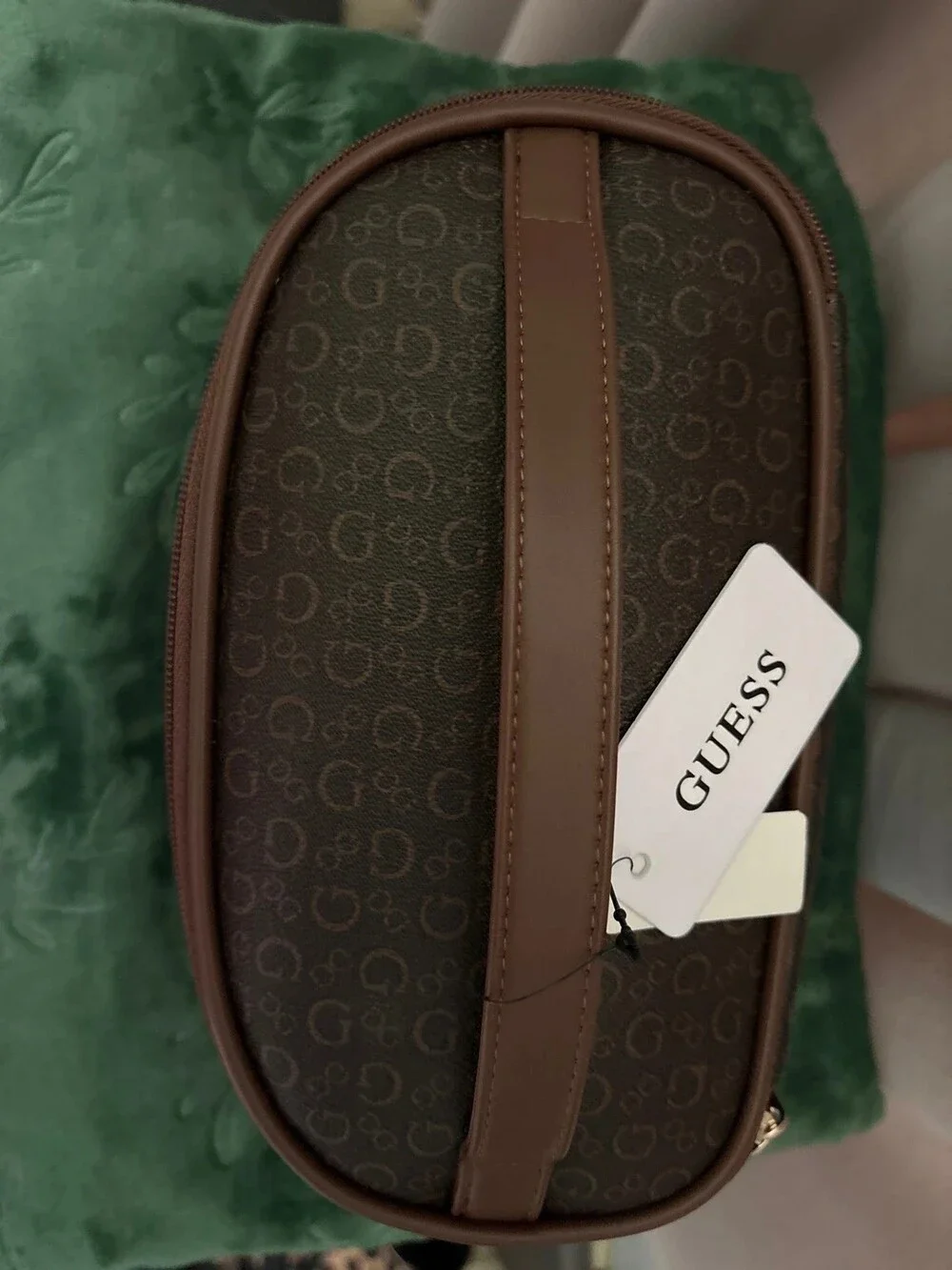 GUESS berta toiletry